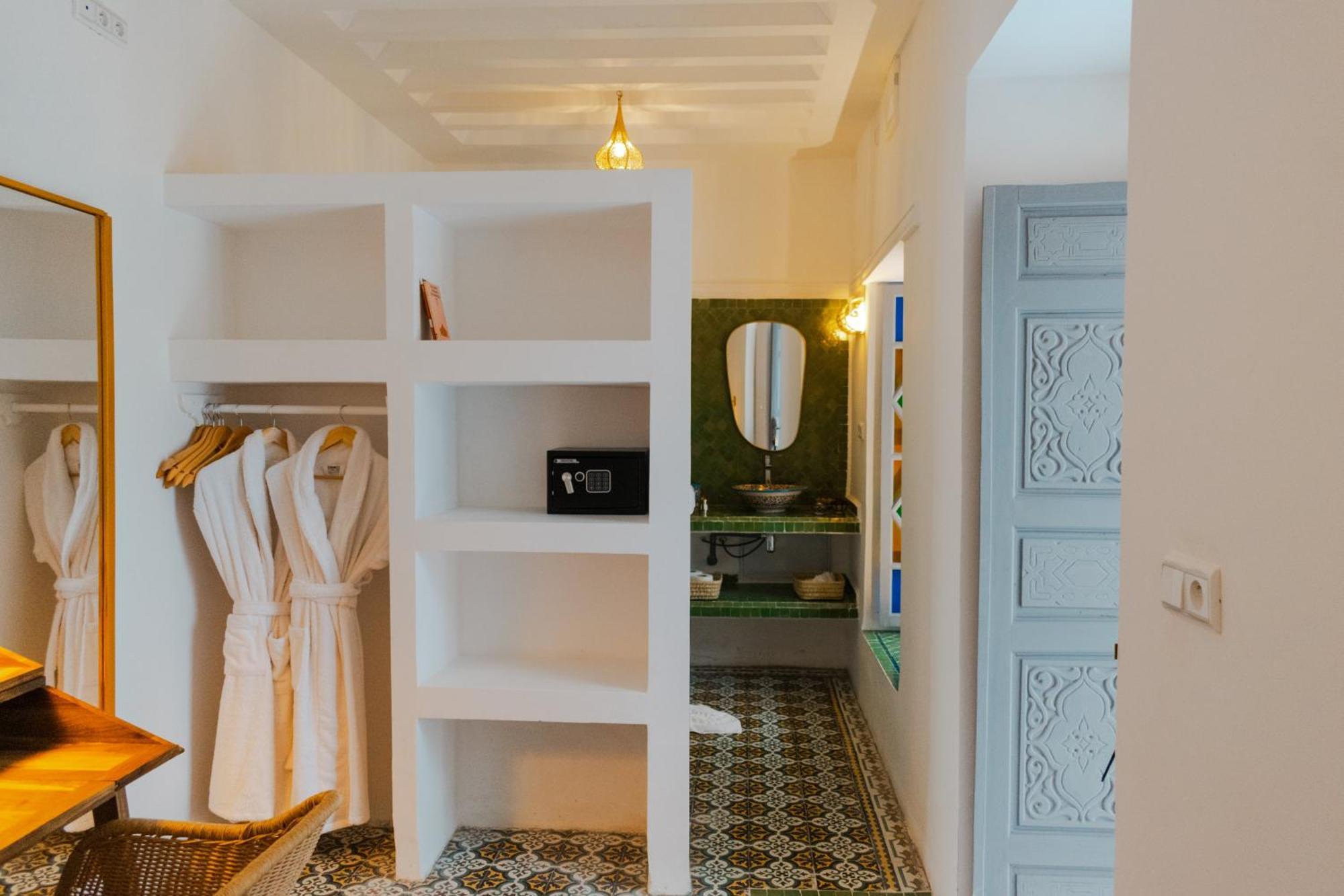 Boutique Hotel La Maison Darts Et Medicine Marrakesh Room photo